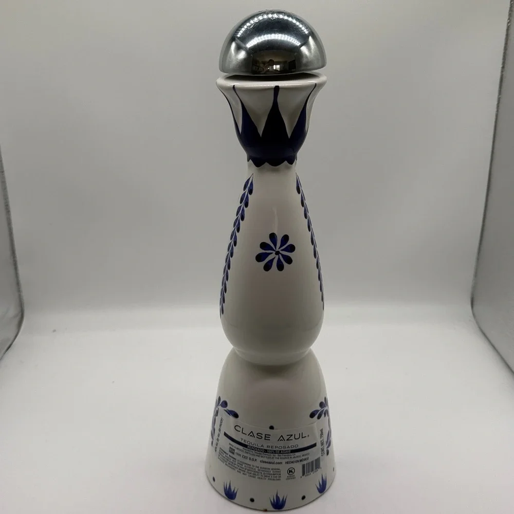 Clase Azul Reposado 750ml Tequila Bottle in Box. - Picture 4 of 9